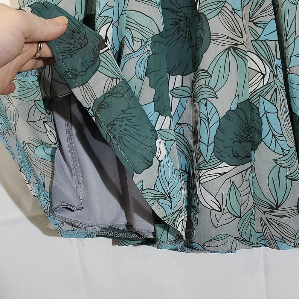 Reitmans Fit and Flare Blue/Teal Floral Midi Skirt - Size 5 - Picture 4 of 12